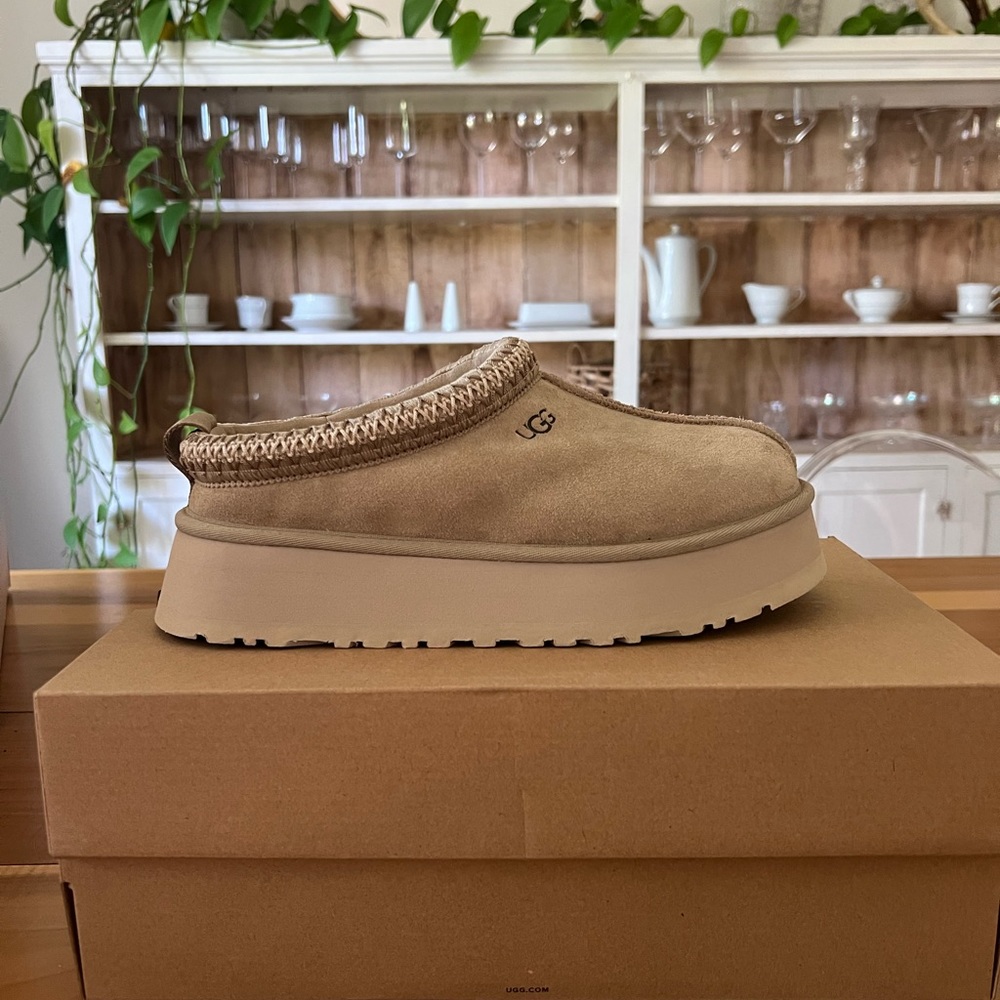 UGG Tazz Platform Slippers Mustard Seed | Size 8